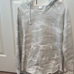 Camo pullover hoodie
